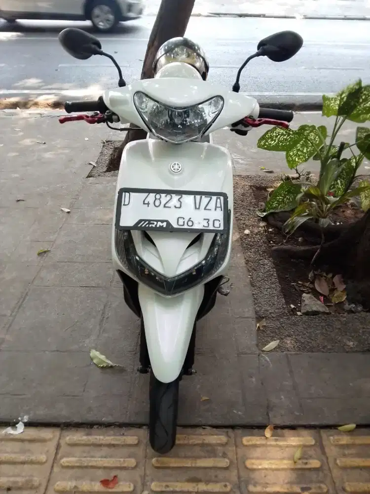 Mio smile 2010 warna putih