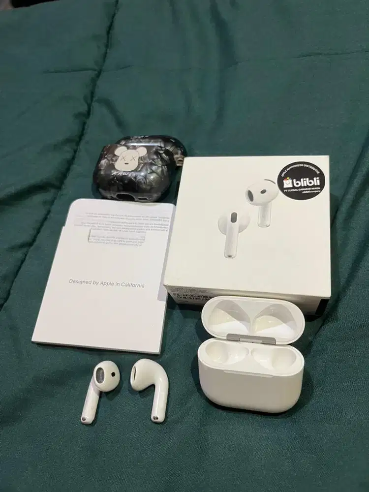 Airpods 4 Active Noise Cancellation (SNC) Official Blibli