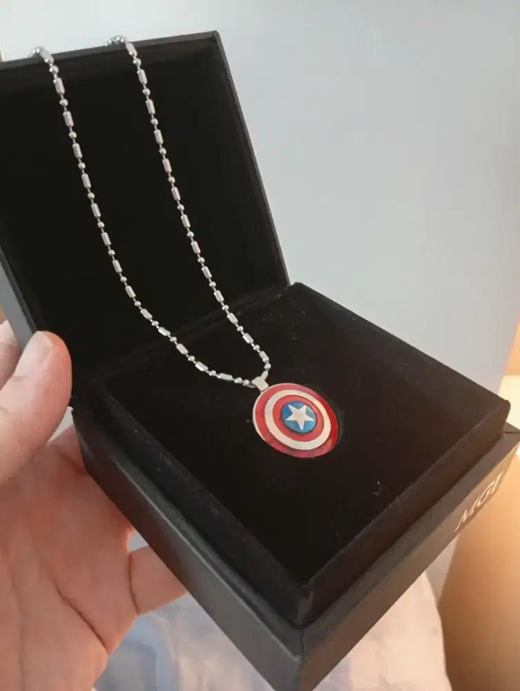 Kalung Captain America
