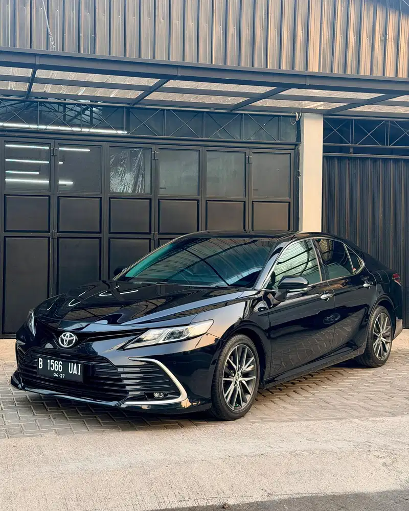 TOYOTA CAMRY 2.5 V AT 2022 FACELIFT SUNROOF BLACK ON BLACK