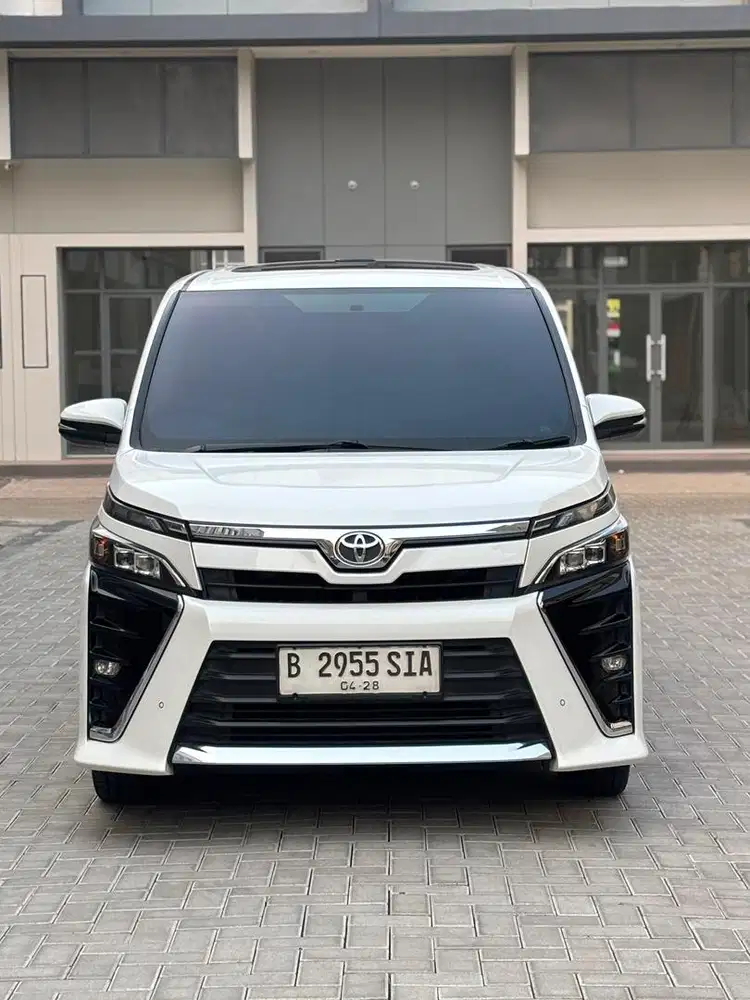 200jt an dapet baby Alphard ini gan Voxy 2.0 AT 2019 Putih
