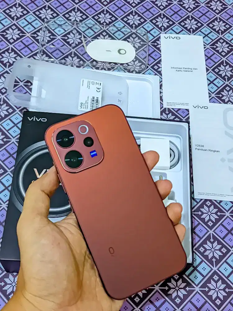Vivo V70 5G Ram 12+12/256 fullset like new