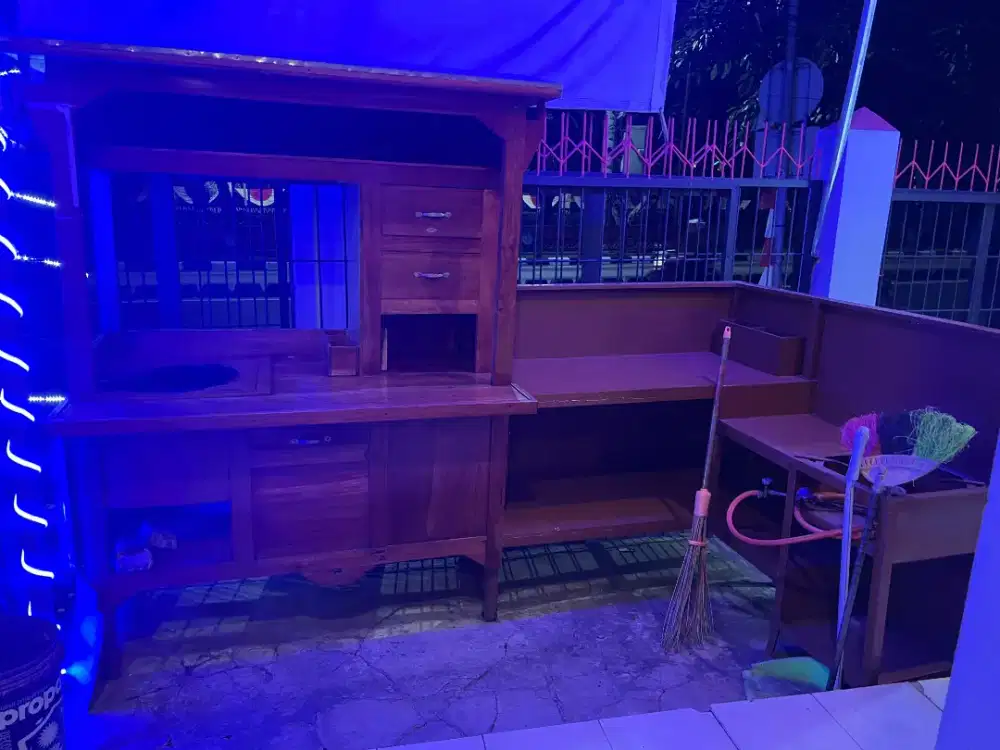 Dijual barang bekas rumah makan