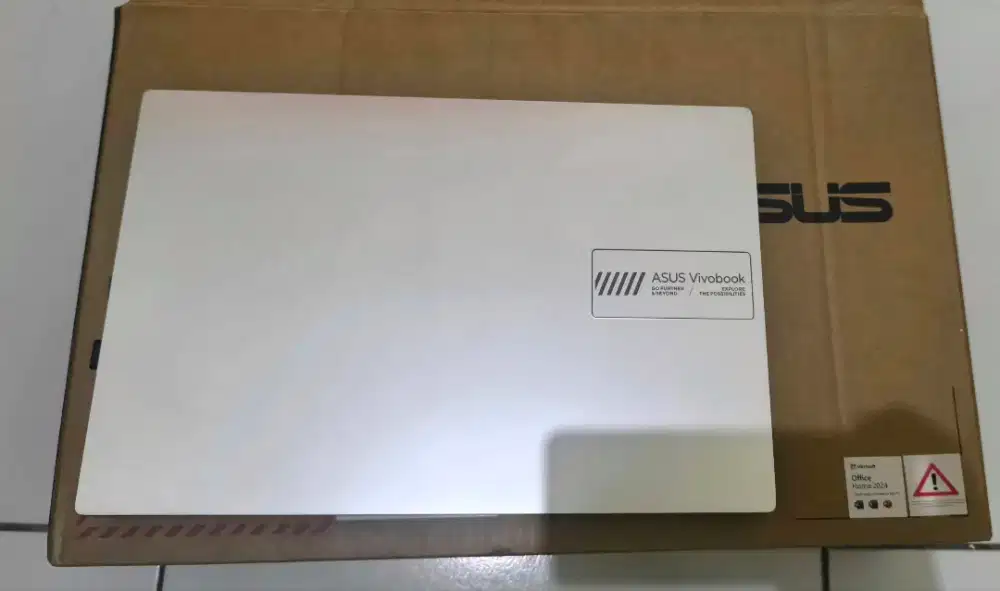 Asus Vivobook Go E1404FA AMD Ryzen 3 7320u Likenew Garansi panjang