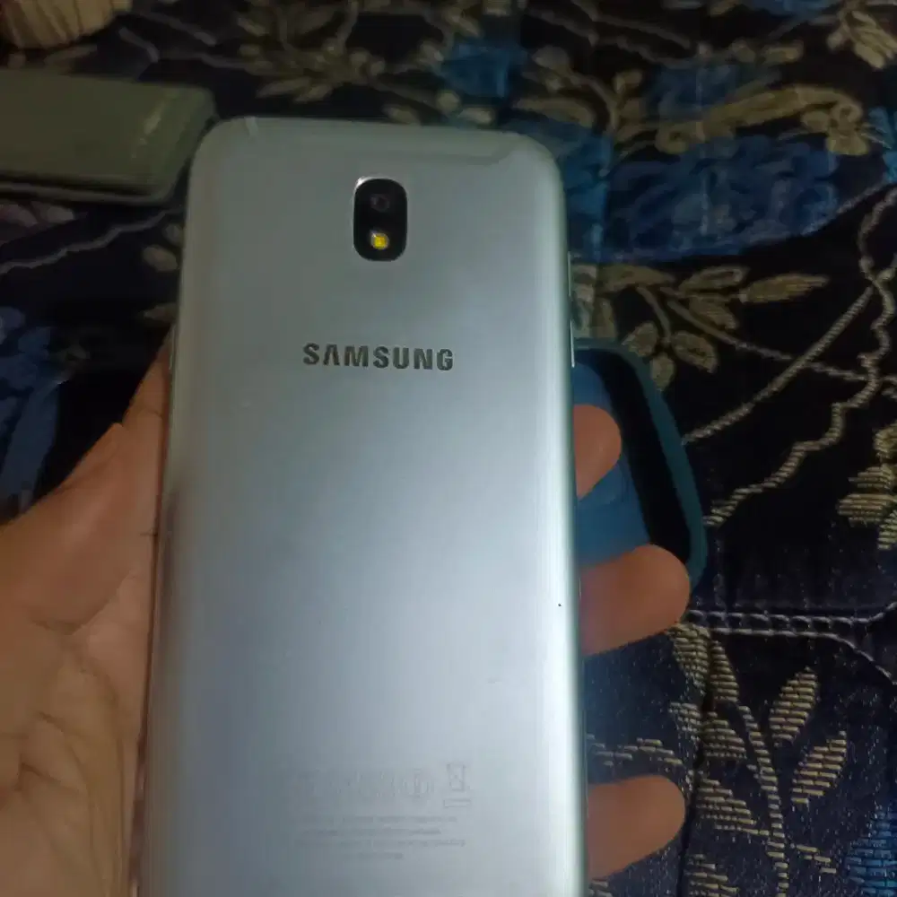 J5 pro 2017 kelengkapan with charger only