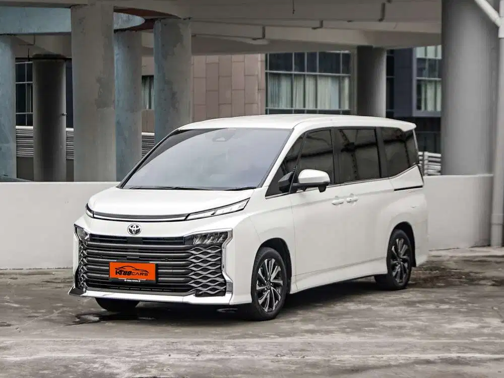Toyota Voxy 2023 Bensin