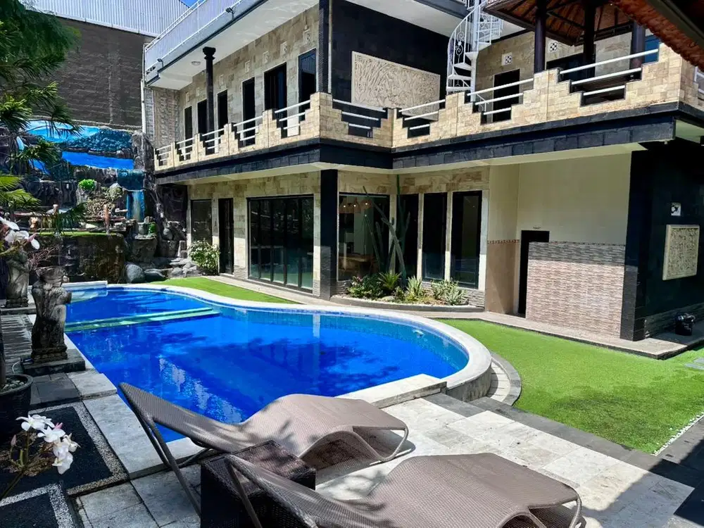 Dijual Rumah Mewah semi furnished di Denpasar