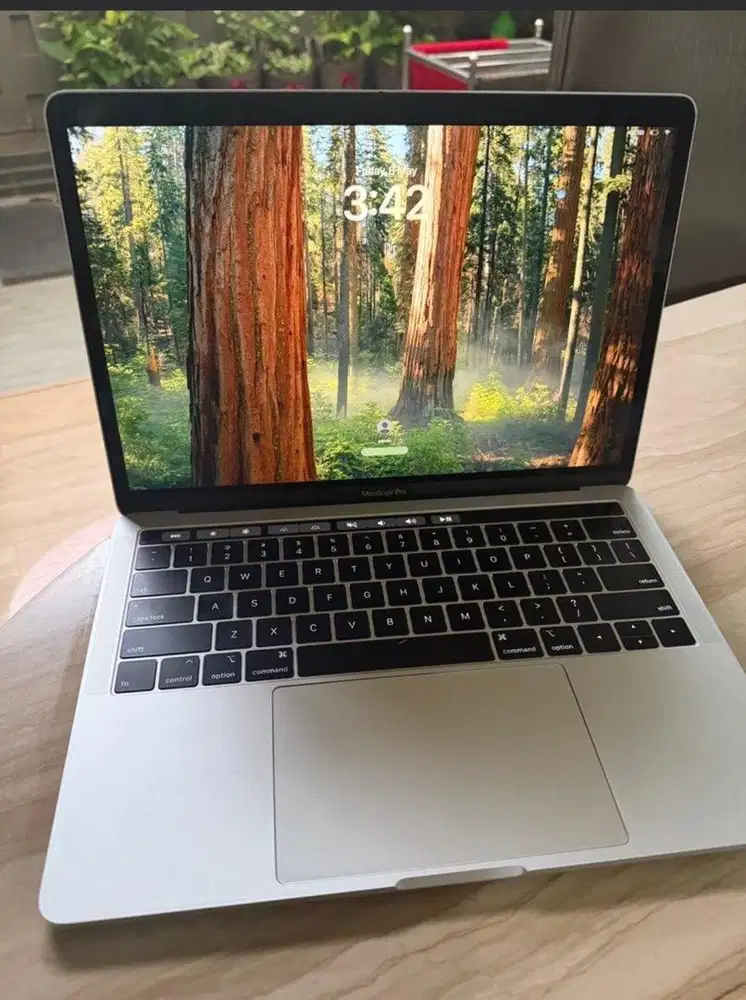 Macbook pro 15,4