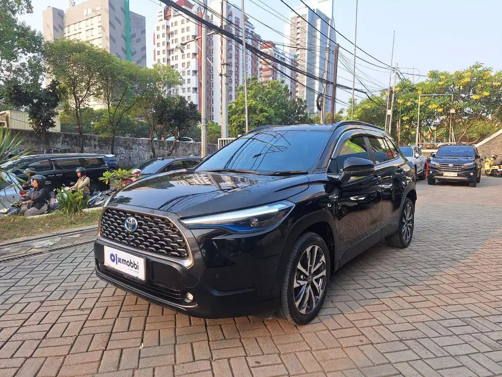 TDP 1 JUTA Toyota Corolla 1.8 Cross Hybrid Bensin-AT 2023 Hitam CRODB