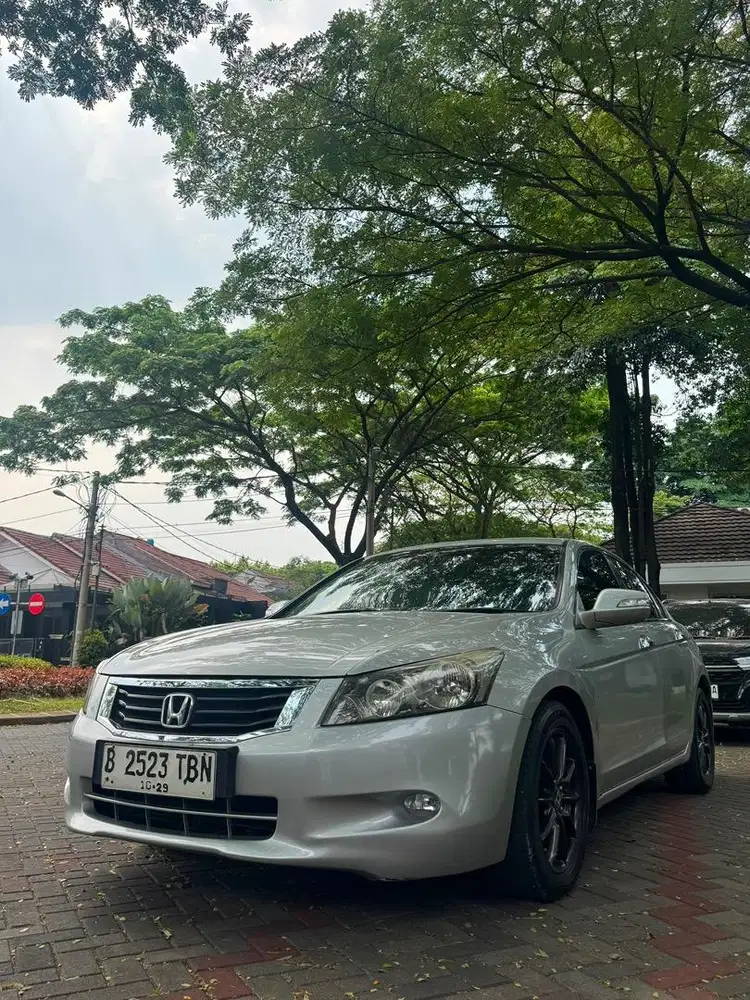 Dijual Accord VTIL 2009 antik istimewa jok kulit dan stir utuh bawaan