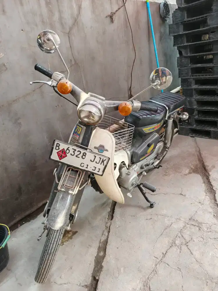 Honda Astrea C 86 star look C 70