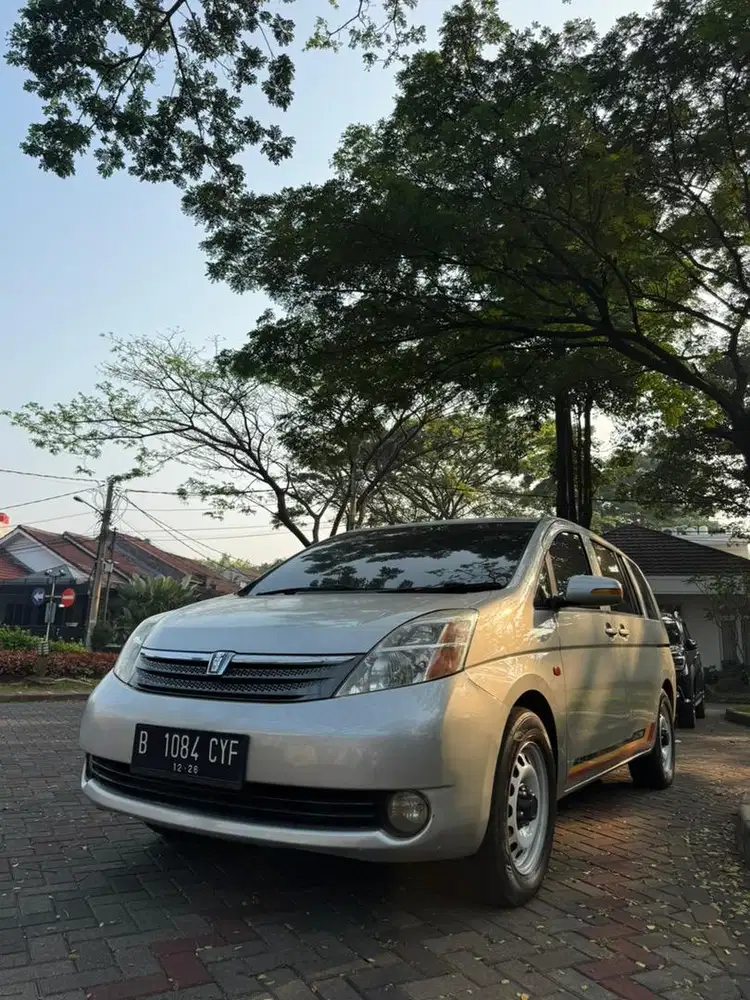 Dijual rare edition toyota isisi power sliding door
