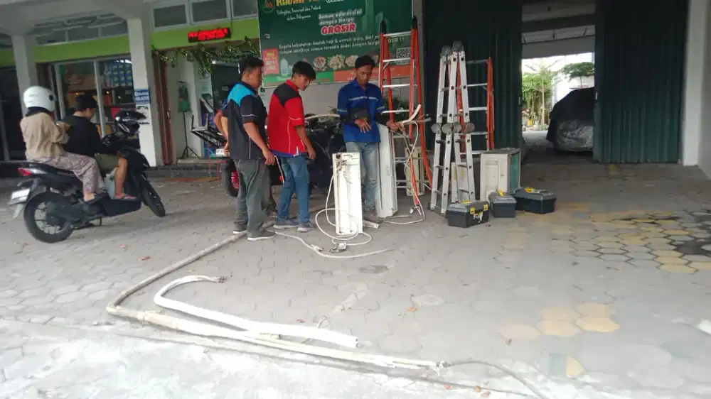 SERVICE AC DISPENSER MESIN CUCI KULKAS WATER HEATER DLL BERGARANSI