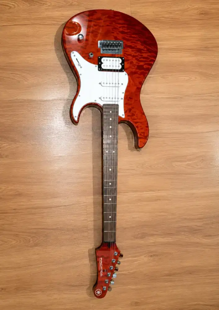 Yamaha Pacifica 212VQM – Gitar Elektrik Original, Kondisi Mulus