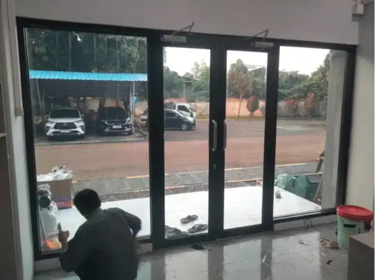 Menyediakan Pemasangan Kaca Film untuk segala Bangunan