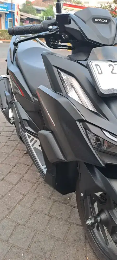 Honda vario 160 hitamn