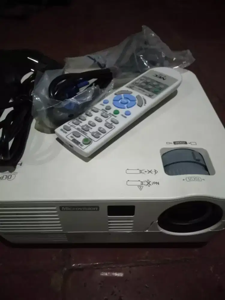Proyektor microvision ms331 sudah HDMI