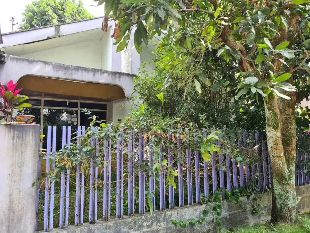 RUMAH HITUNG TANAH DI JALAN GOLF DEKAT GRIYA ARCAMANIK DAN SPORT JABAR