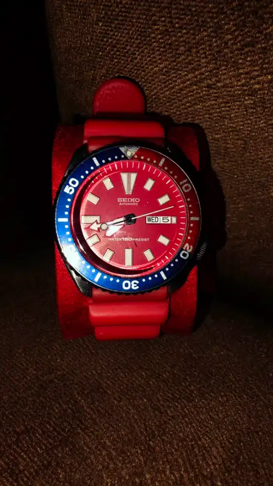 Jam Seiko SKX009 Pepsi Diver (Red Custom Mod)