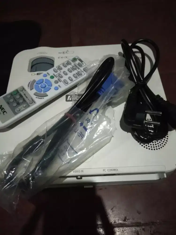 Proyektor microvision ms331 sudah HDMI