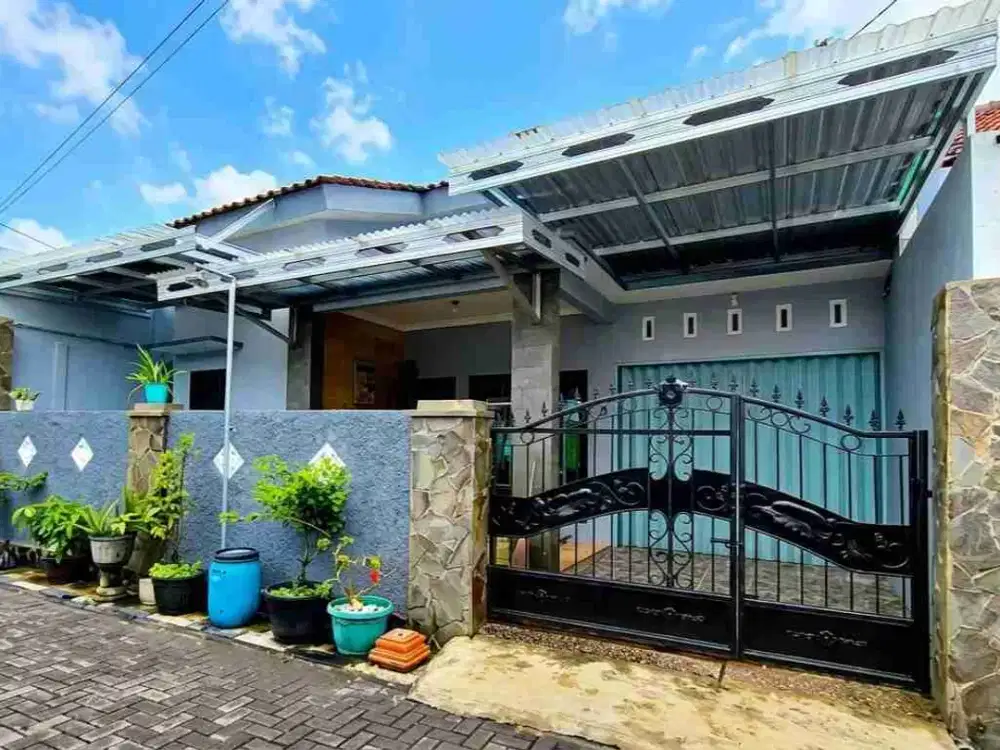 RUMAH DI JL PLAMONGAN ASRI BARAT, PLAMONGAN HIJAU PEDURUNGAN SEMARANG