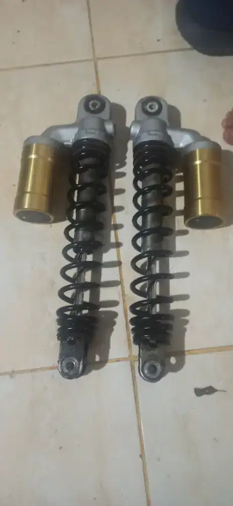 Shock belakang tabung aerox old