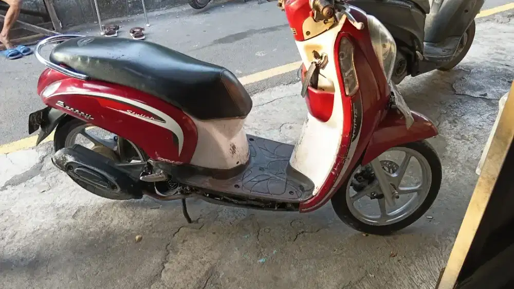 Scoopy stater kasar kzl thn 2014 pajak telat plat 2028