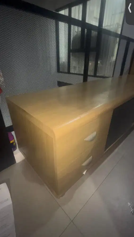 Meja TV, untuk ruang keluarga