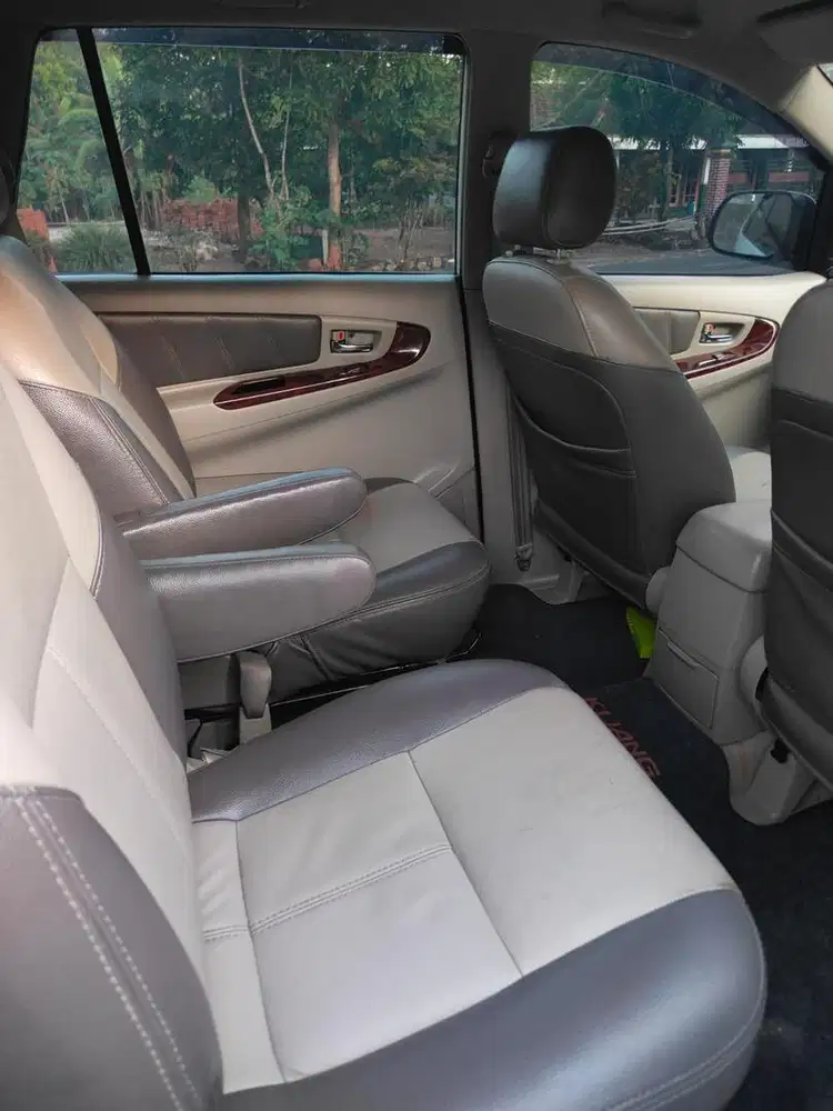 Innova v diesel matic istimewa pribadi langsung