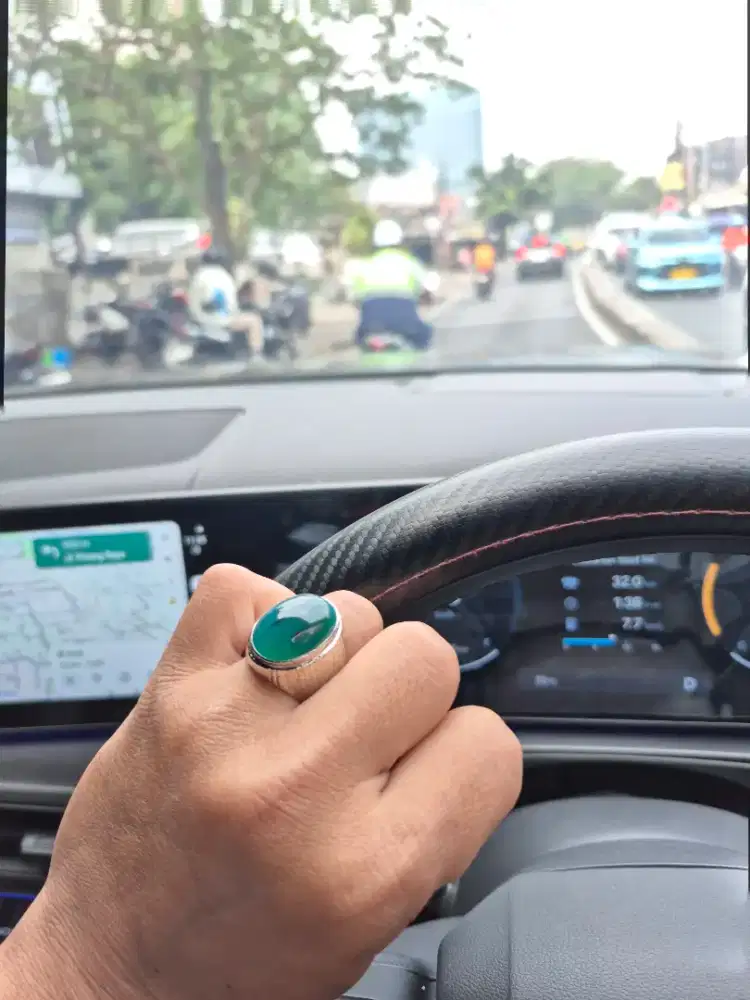 Cincin bacan material coklat