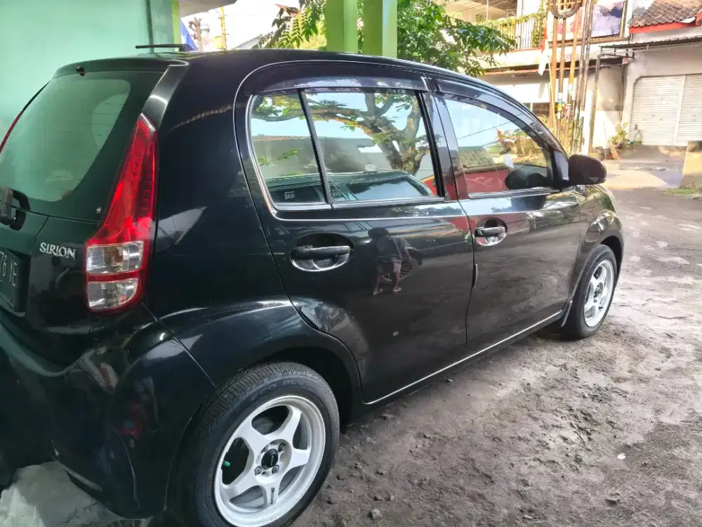 Daihatsu Sirion Manual Tahun 2012