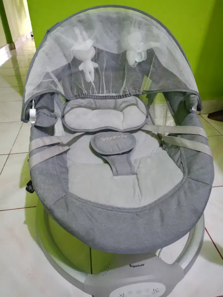 Di jual ayunan bayi merk sugarbaby