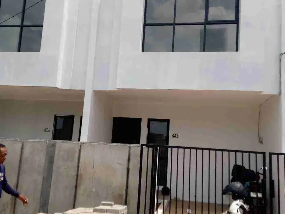 Rumah 2lantai mewah strategis ditengah kota ready stok KPR DP Nol