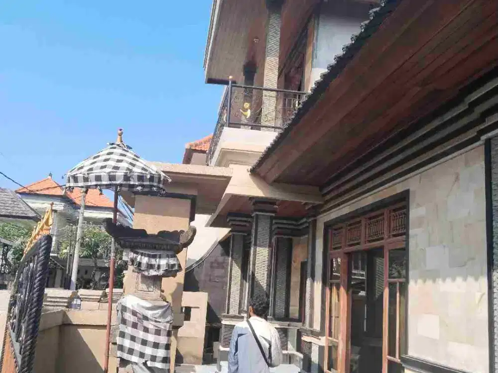 dijual rumah lantai dua minimalis tempat strategis.dekat terminal batubulan