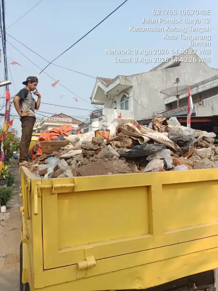 Jasa buang puing dan urugan