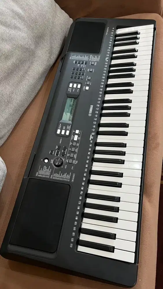 Yamaha PSR - E 373 bekas seperti baru
