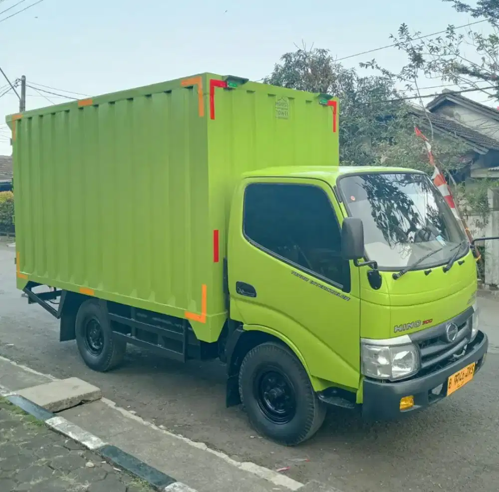 HINO DUTRO 110 SD 2013 ENGKEL BOX BESI 12,5 KUBIK