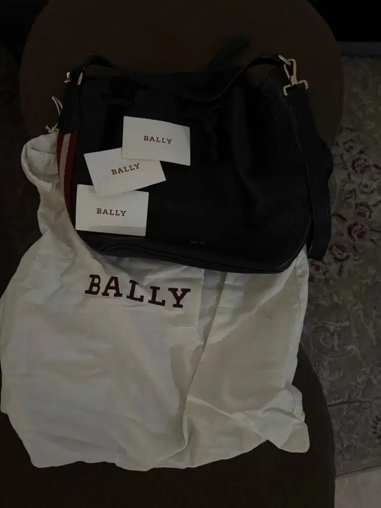 Preloved - tas wanita bally bucket bag