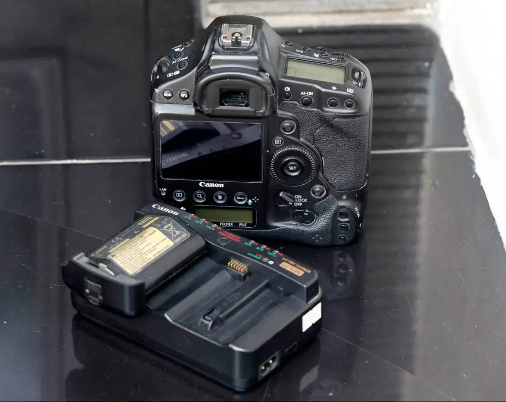 For Sale Kamera DSLR Canon 1DX