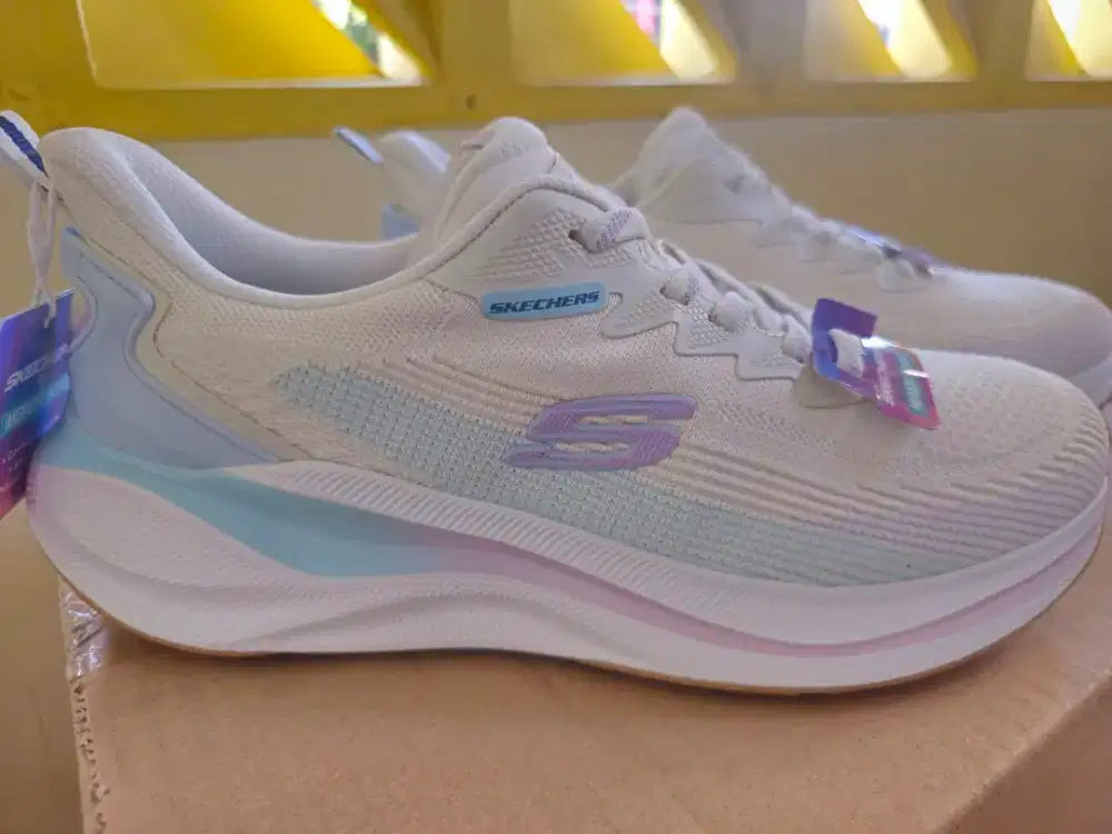 Sepatu Skechers Transpire Wanita