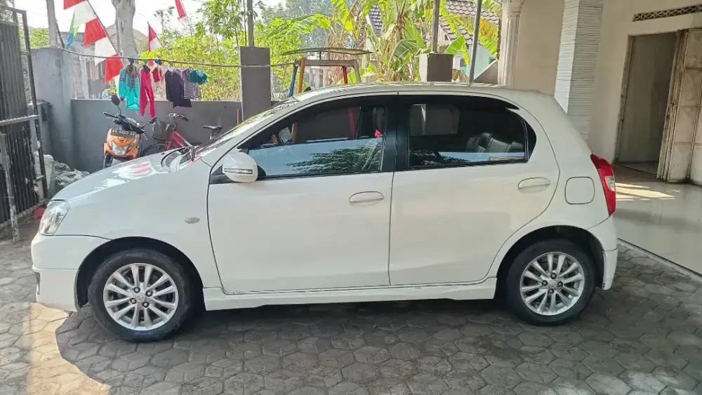Dijual Etios valco 2013