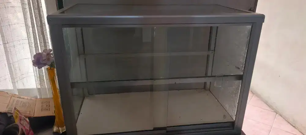 Etalase Warung Aluminium