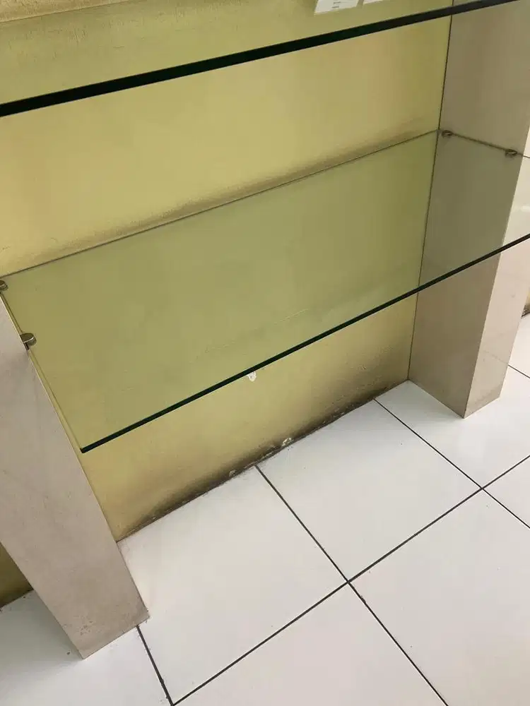 Kaca bekas display usaha kondisi bagus