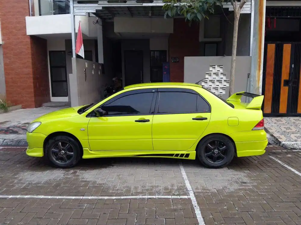 Mitsubishi Lancer 2004 Bensin