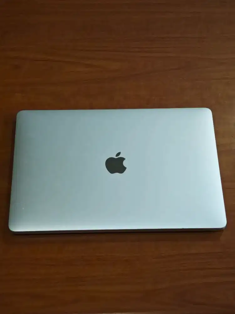 MacBook Air 2020 i5 / 8GB / 512GB Retina – Kondisi Bagus