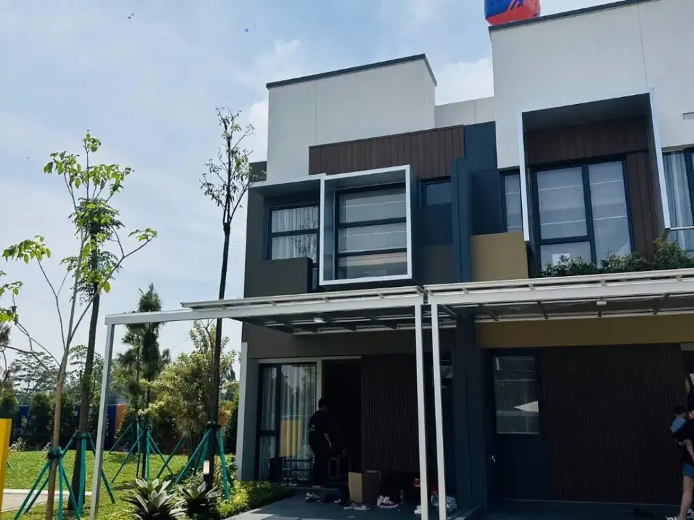 TERBARU DI BSD RUMAH 2 LANTAI FULL BANGUNAN CLUSTER IZZI