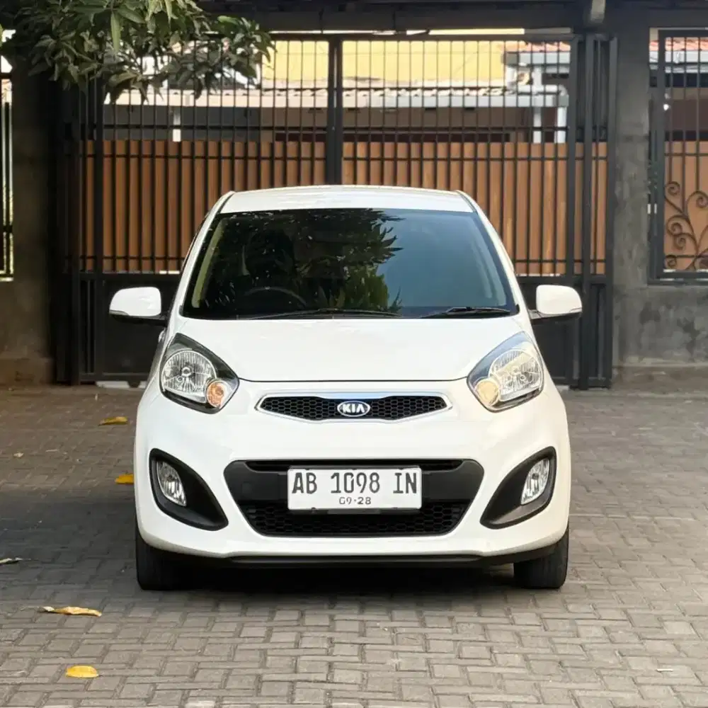 KIA PICANTO 1.2 CBU MATIC PUTIH