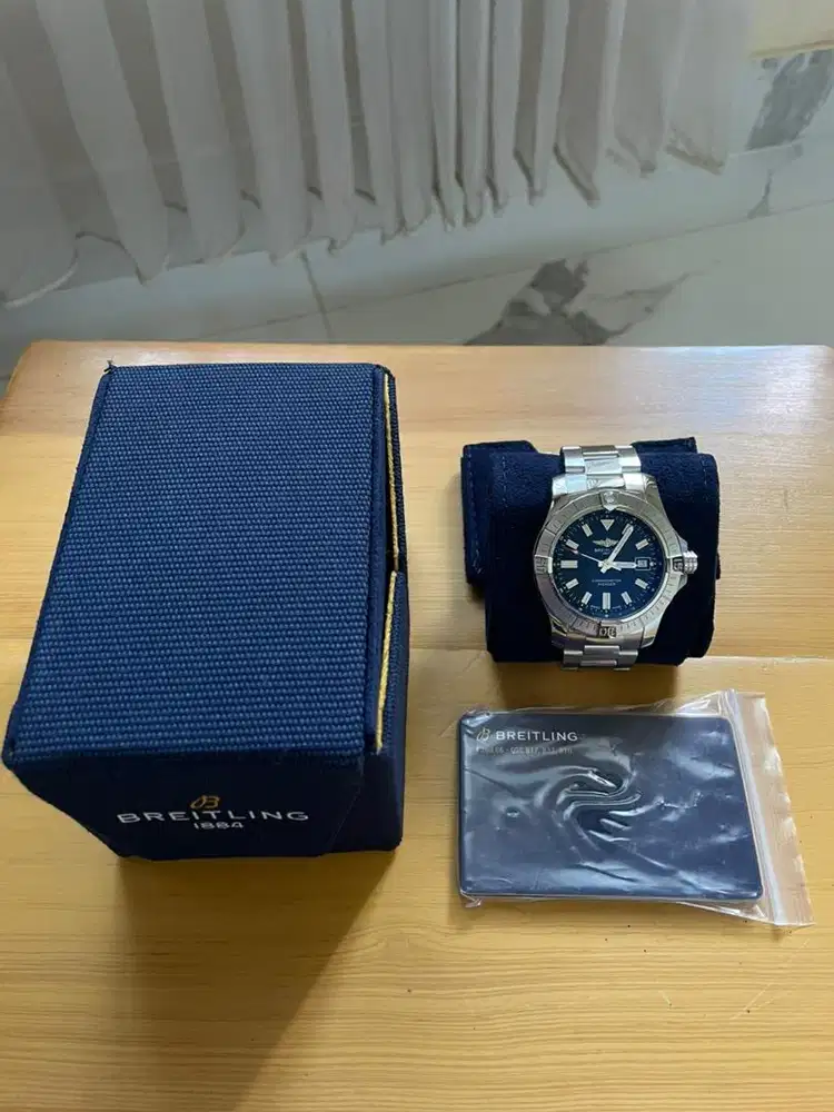 Breitling Avanger Automatic 43