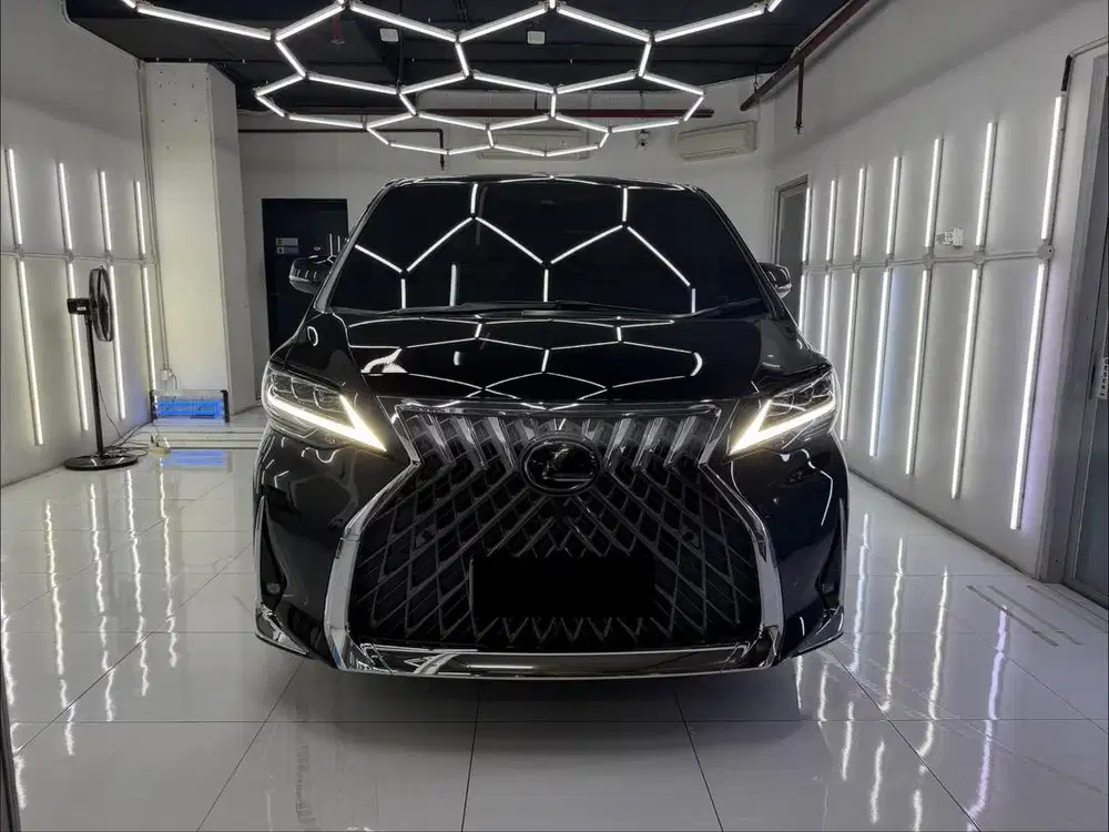 [ LOW KM TERMURAH ] Lexus LM350 VIP seat 2+2