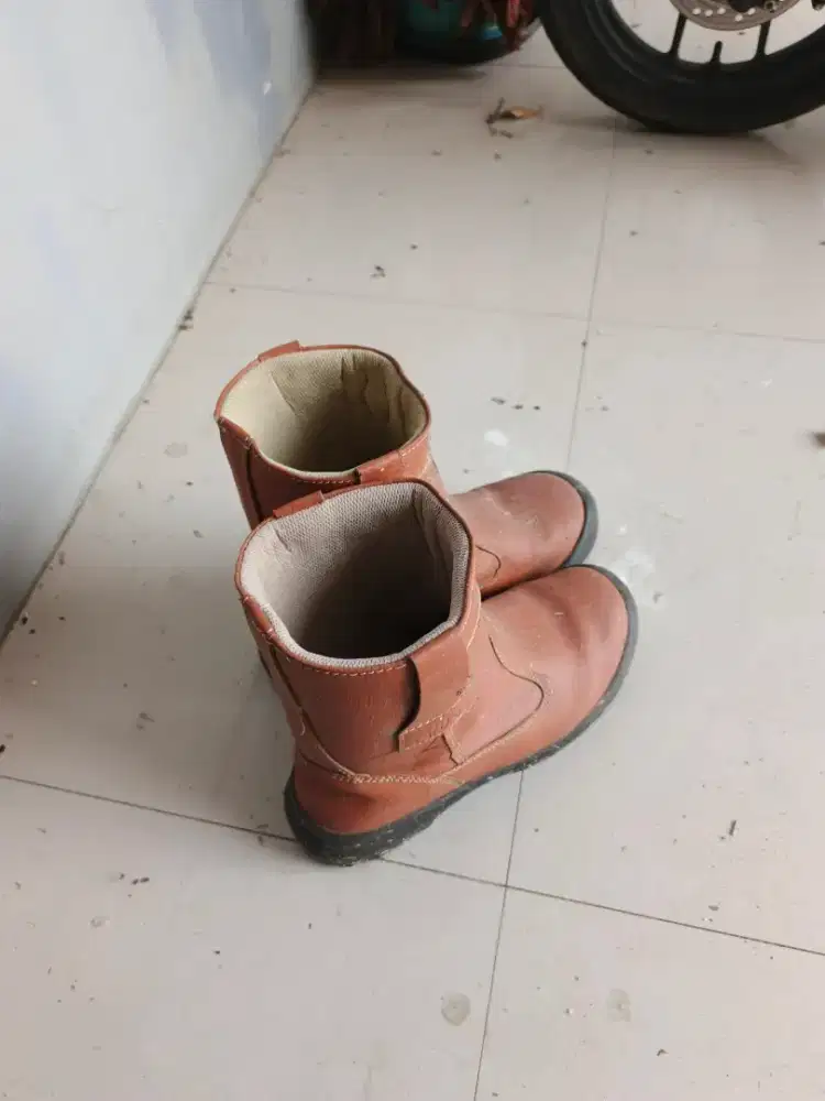 Sepatu Safety Kings